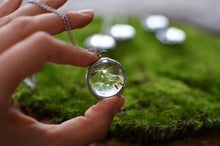 Load image into Gallery viewer, Dandelion Seed Necklace