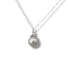 Load image into Gallery viewer, Sterling Silver Gray Pearl Necklace