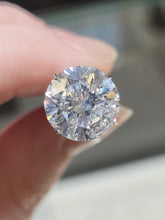 Load image into Gallery viewer, Uncertified 5.61ct D I2 Natural Diamond