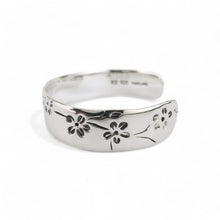 Load image into Gallery viewer, Estate Sterling Flowers Cuff Bracelet