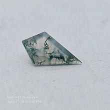Load image into Gallery viewer, 12x7 Kite Shape Moss Agate
