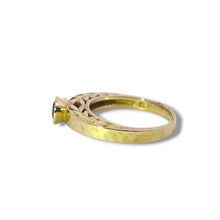 Load image into Gallery viewer, 9k Leaf Garnet Solitiare