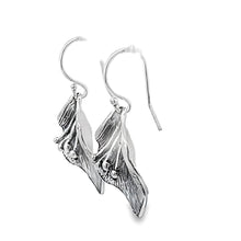 Load image into Gallery viewer, Sterling flower earrings