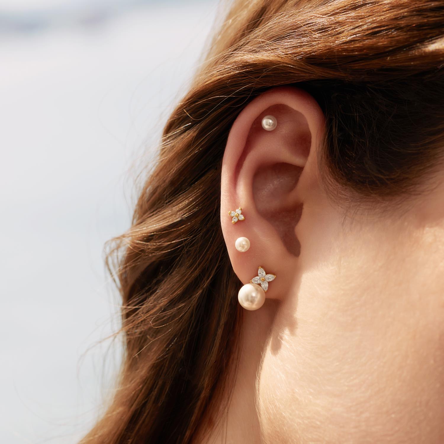 Gold Shell Pearl and Lucky Clover Stud Earrings