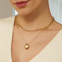 Load image into Gallery viewer, Gold Oval Charm Necklace