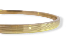 Load image into Gallery viewer, 10k Hinged Bangle