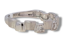 Load image into Gallery viewer, 10KW 1/10 CTW 3 Round Diamond Fashion Band