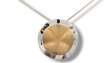 Load image into Gallery viewer, Two Tone Wavy Disk Necklace