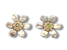 Load image into Gallery viewer, Two Tone Peridot Flower Studs