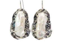 Load image into Gallery viewer, Long biwa pearl on oxidized sterling earrings