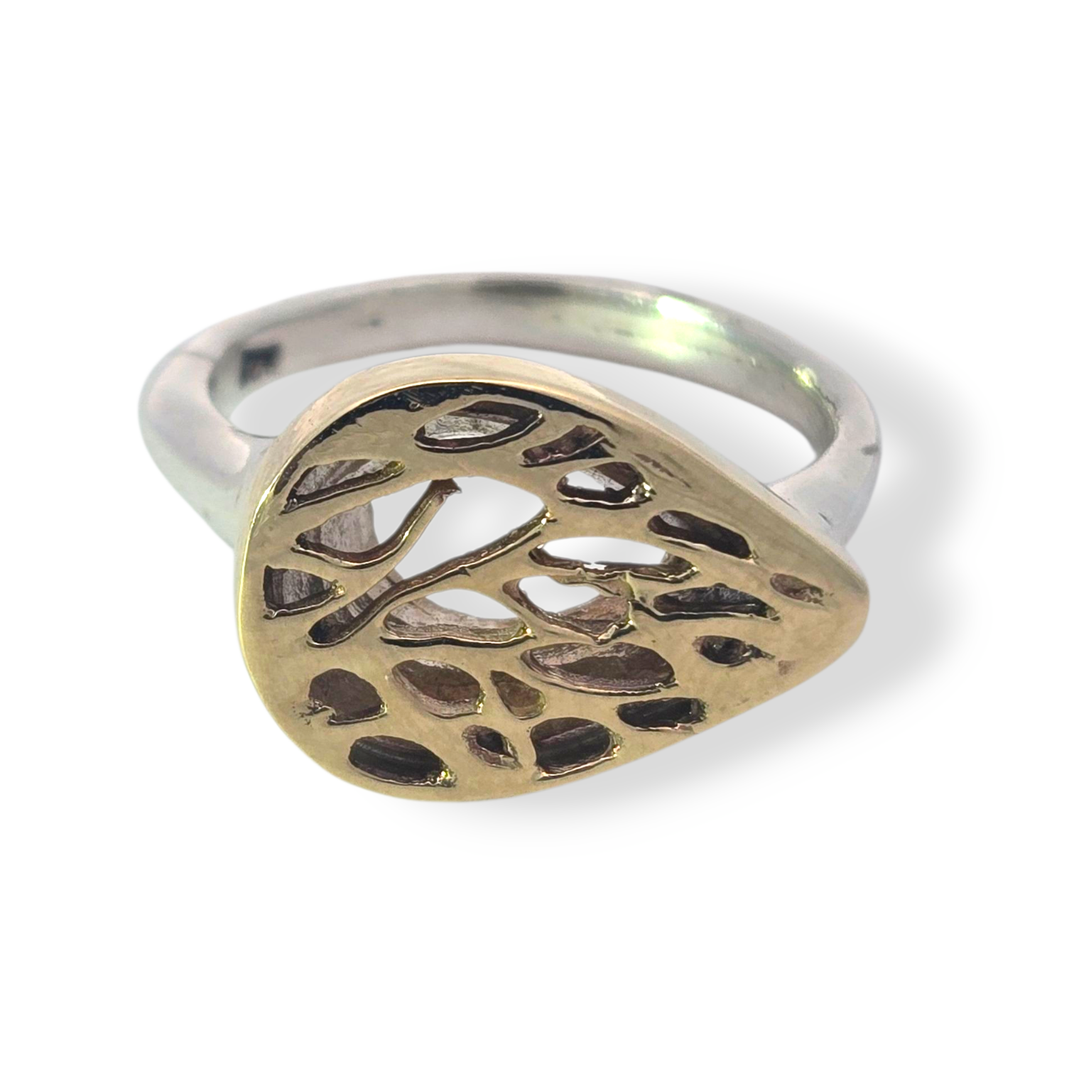 Two-tone E/W Teardrop Cutout Ring