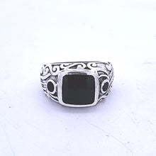 Load image into Gallery viewer, Sterling oval amethyst ring, size 8