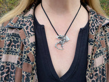 Load image into Gallery viewer, FINGER DRAGON NECKLACE STERLING SILVER