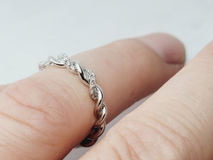 Diamond Twist Fashion Ring in White Gold