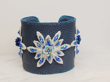 Load image into Gallery viewer, Crystal Flowers Bracelet