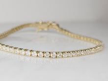 Load image into Gallery viewer, 5 ctw 14k Yellow Gold Round Diamond Tennis Bracelet