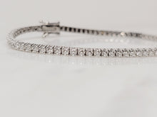 Load image into Gallery viewer, 1.5 ctw 14k White Gold Round Diamond Tennis Bracelet