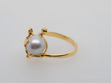Load image into Gallery viewer, 14KY Estate Baroque Pearl Leaf Motif Ring
