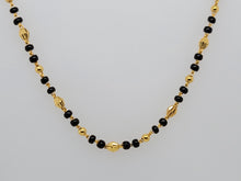 Load image into Gallery viewer, 17KY Estate Gold &amp; Black Beads Chain Necklace