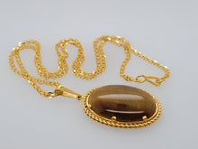 Load image into Gallery viewer, 18KY Estate Tigers Eye Necklace