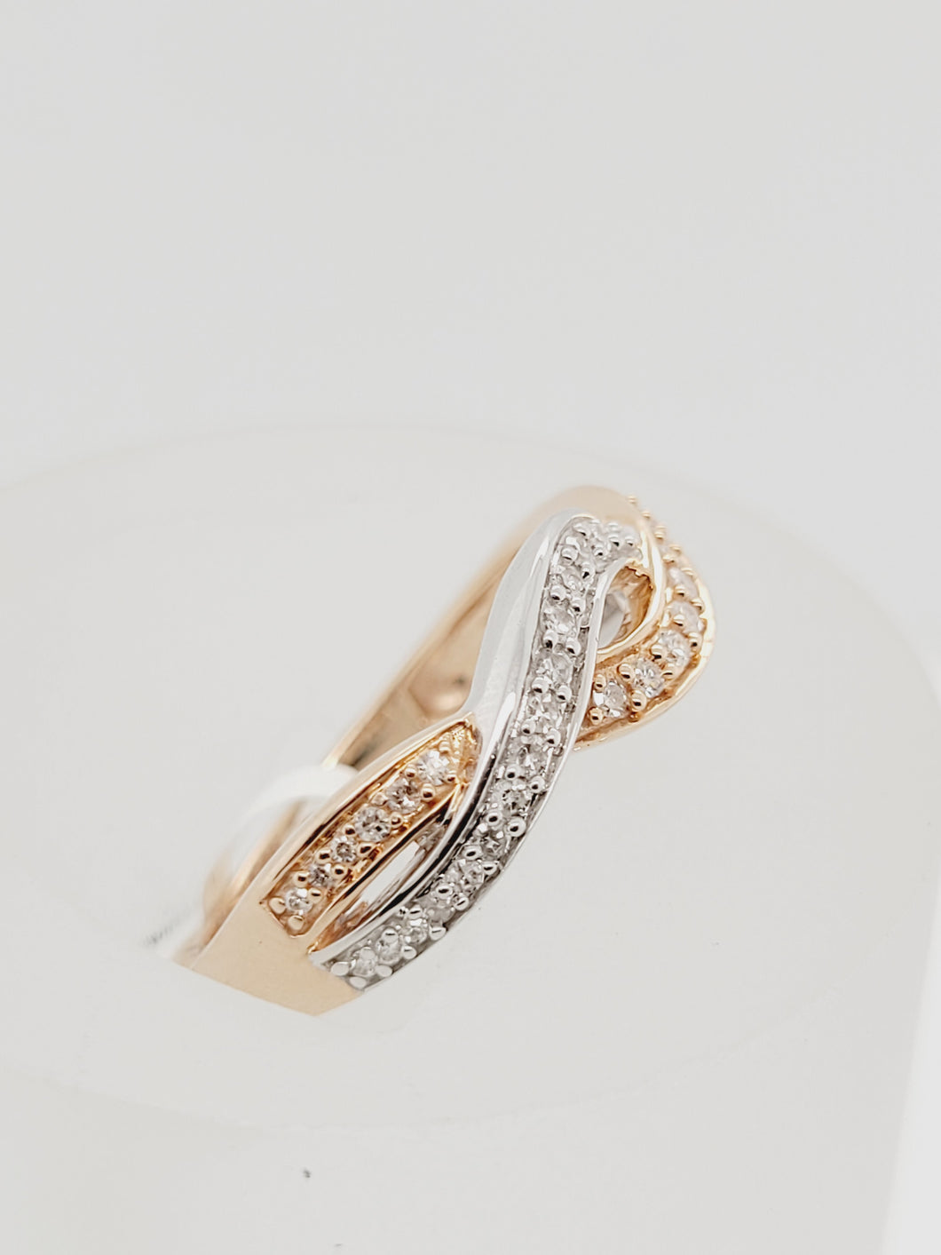 10kTT Weave Diamond Ring