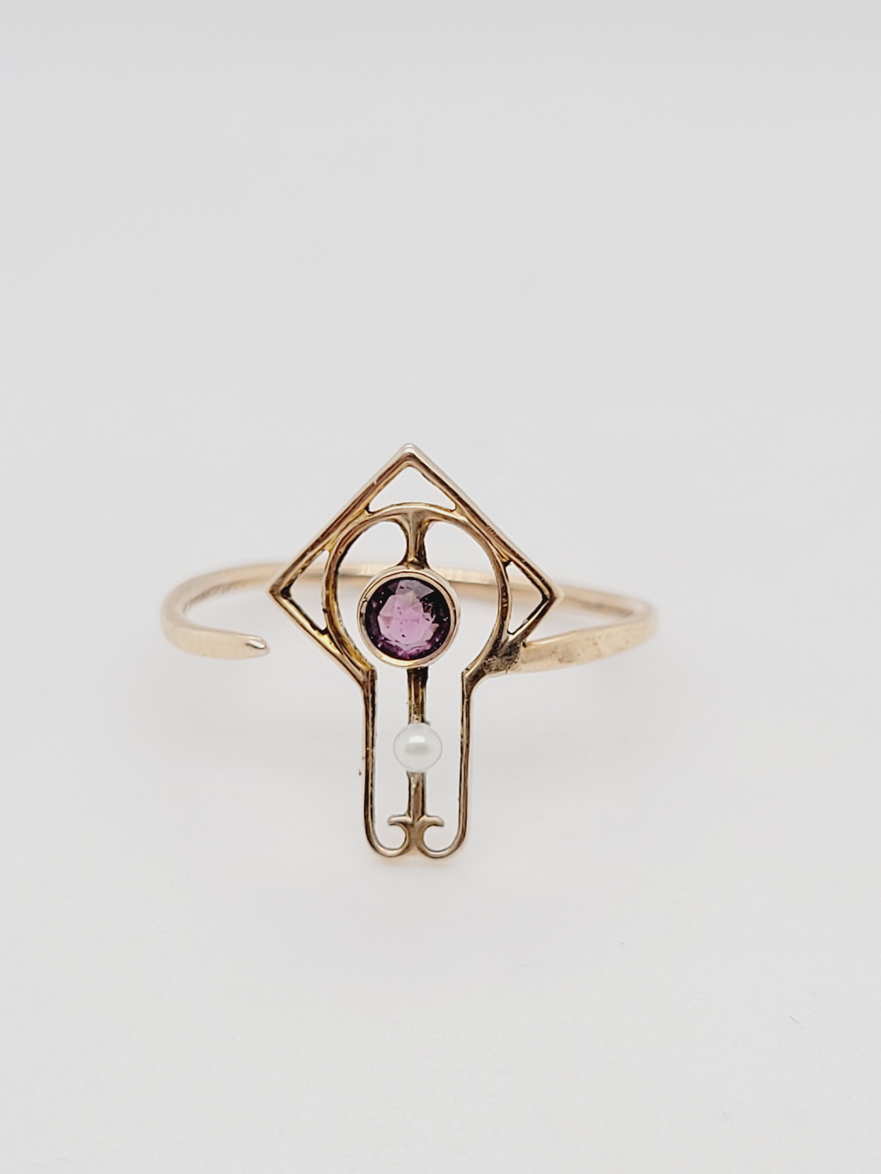 14kw Vintage Up-cycled Pin Ring Pearl/ Amethyst sz6.5
