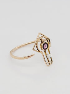 14kw Vintage Up-cycled Pin Ring Pearl/ Amethyst sz6.5
