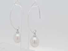 Load image into Gallery viewer, SS Freshwater Pearl Dangle Earrings