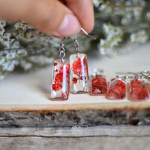 Load image into Gallery viewer, Red Flower Earrings
